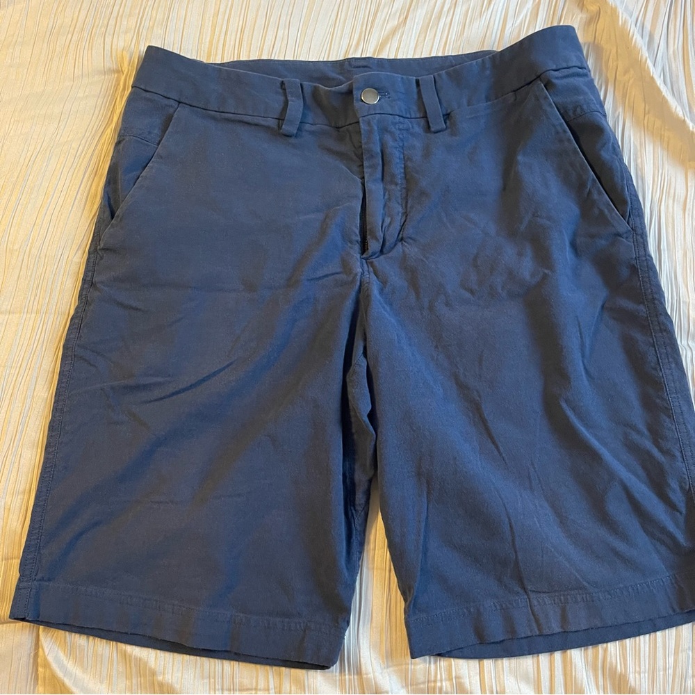 Lululemon navy blue men’s‎ casual shorts 10 inch inseam size 34